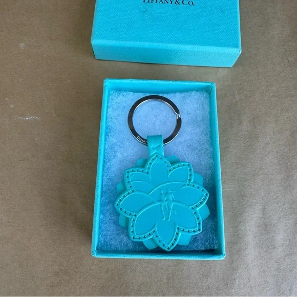 Tiffany & Co Nike 2007 Turquoise San Francisco Marathon Leather Key Chain SPAIN - Picture 3 of 10